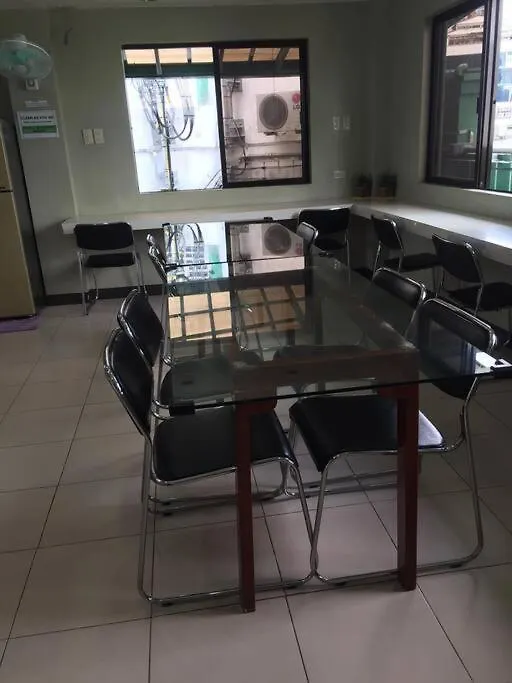 Spacious Studio Apartment B305 Manila